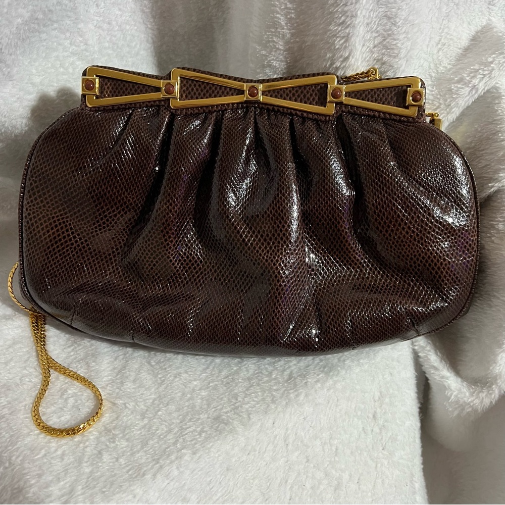 Ashneil Vintage Embossed Leather Hinge Frame Bag